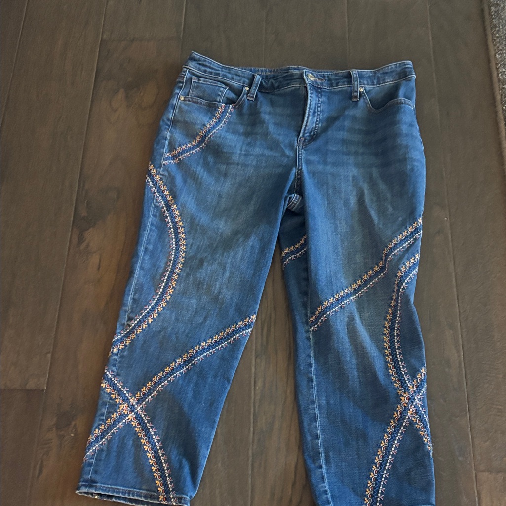 Chico’s Women’s Blue Girlfriend Embroidered Cropped Jeans